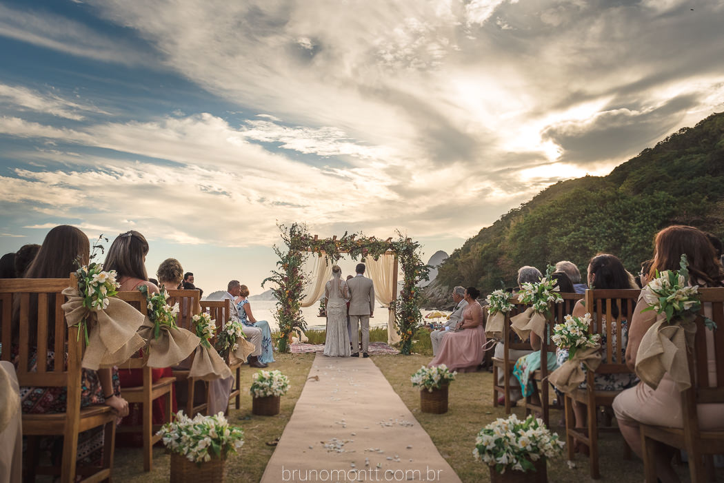 Casamento na praia – Forte do Imbuí/Niterói | Layla e Mario – Bruno Montt